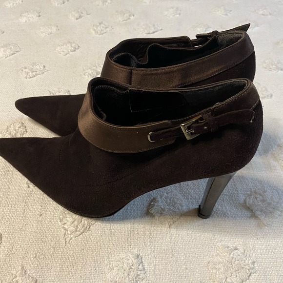 Stuart Weitzman Brown Suede Leather Stiletto Heel Boots Pointed Toe Size 8 - Picture 2 of 7